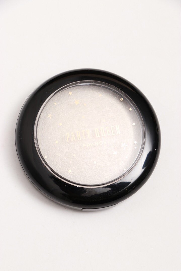 DTOnlineStore's tweet photo. Name: Baking Powder
Shade: No#1
Brand: Party Queen
Illuminator Powder Eclate
Note: Actual product color may vary slightly from the image due to the color variations of each photograph and each mobile screen.

Actual Price: 1300
Discount Price:1000 https://t.co/jZVsAhcxow