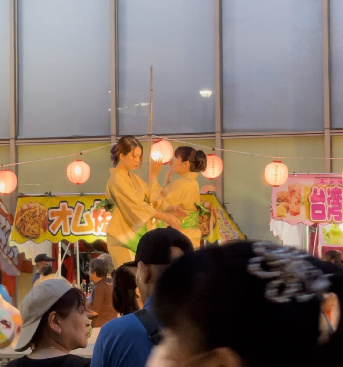r__lisatti's tweet photo. 久々の地元はたくさんの人に会えて幸せでした！4年ぶりのお祭りで盆踊りのお手本踊ってみたり、花火見たり、ここからまた仕事に歌に頑張るぞ💪 https://t.co/pU9EK60O3m