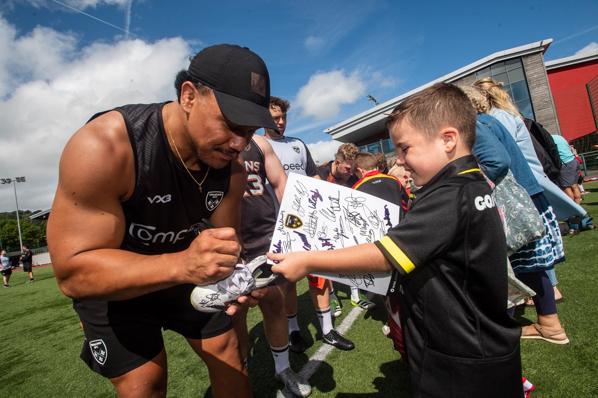 dragonsrfc's tweet photo. 🐉 𝙁𝘼𝙉 𝙀𝙑𝙀𝙉𝙏 | Less than 24 hours to go! Join us for our FREE Open Training Session at Ystrad Mynach from 10am tomorrow (Friday, August 25) 🙌

🏉 Open Training
🏟️ Training Ground tour
🤝 Meet the Dragons
😁 Children’s activities

#WeAreGwentRugby https://t.co/b5OhTLXA5z