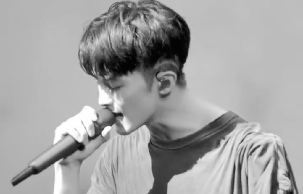 TheJay___'s tweet photo. วงนี้ขึ้นกี่ทุ่มคะ  อยากไปฟัง https://t.co/PttxLvrSz4