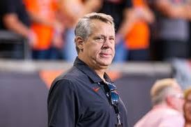 Oregon State athletic director Scott Barnes will join me on today’s radio show in the 4p hour. Listen 3-6p on @750TheGame @FoxSportsEugene @KSKRTheScore @960Sports or stream it: tinyurl.com/y4p7aa5p