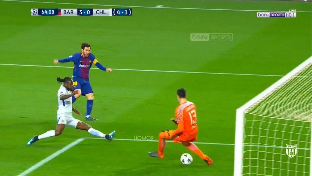 SemperFiMessi's tweet photo. Courtois literally let Messi in through his legs 😁 https://t.co/7qG41mJCYD