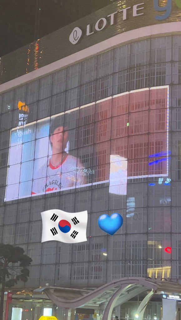 오랜만에 만나서 좋았습니다 .
🇰🇷🫶🏼💙

#xblushmagazinexbuild
#BuildJakapan
#Beyourluve 
@jakeb4rever