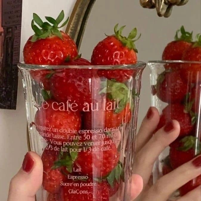 prettiestavenue's tweet photo. strawberries 🍓 https://t.co/5nejkldMFs