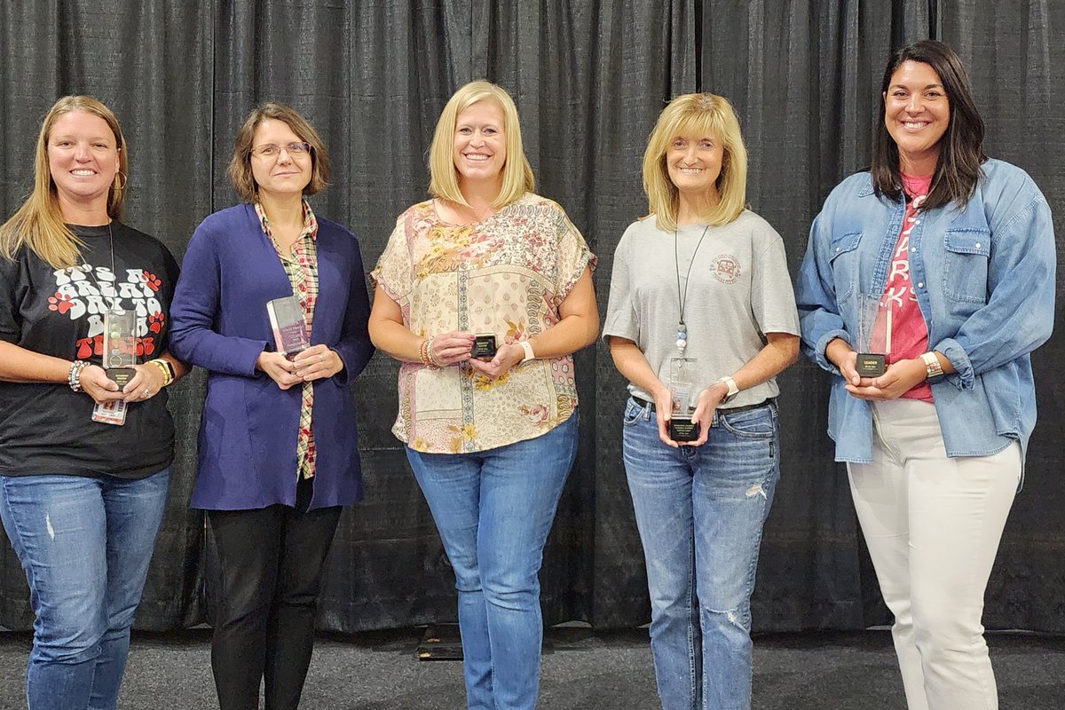OzarkTigers's tweet photo. Help us 🎉 CONGRATULATE 🎉 our Ozark School District Staff of the Year winners! They were announced Monday afternoon during our 3rd Annual OZcar Awards!
WELCOME BACK all of our teachers and staff! We are excited to kick off the 2023-24 school year! https://t.co/YNDjiONX6h