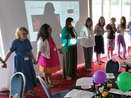 Want to be part of this next year? 🎓

Applications for new #SchoolPartnerships open 1 Sept ❗

5yrs of funding, CPD &amp; support to #MakePhysicsMatter 

“I have come away buzzing with ideas!”  💬

loom.ly/U9oNJUA