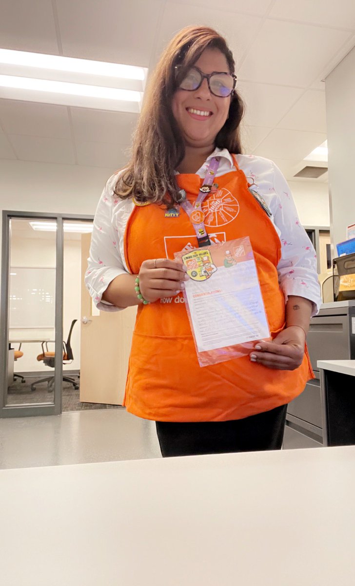 Since I've been working with Home Depot my favorite value has been Building Strong Relationship and today they gave me a Home Award for that Value. I'm super happy about that. Aly rocks!!! #DaleMiami #5841 #Mysecondhome #5841 #suplychain