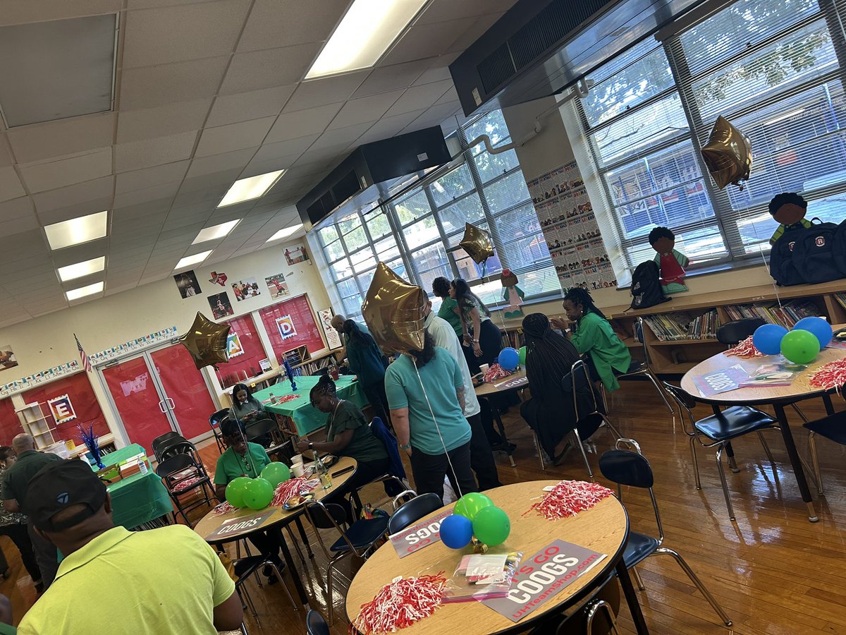 PrincipalReed_'s tweet photo. We are linked in to @TeamHISD Destination 2035 Convocation!! We are decked out in green to rep @HISDCentral ๐!!! Let the work and the fun begin! Thank you to @teach_4_purpose and @ray4d_thebetsy for your leadership and room design! @BetsyRossElem #ExcellenceInAction
#100year๐ https://t.co/SudlaTYfwu