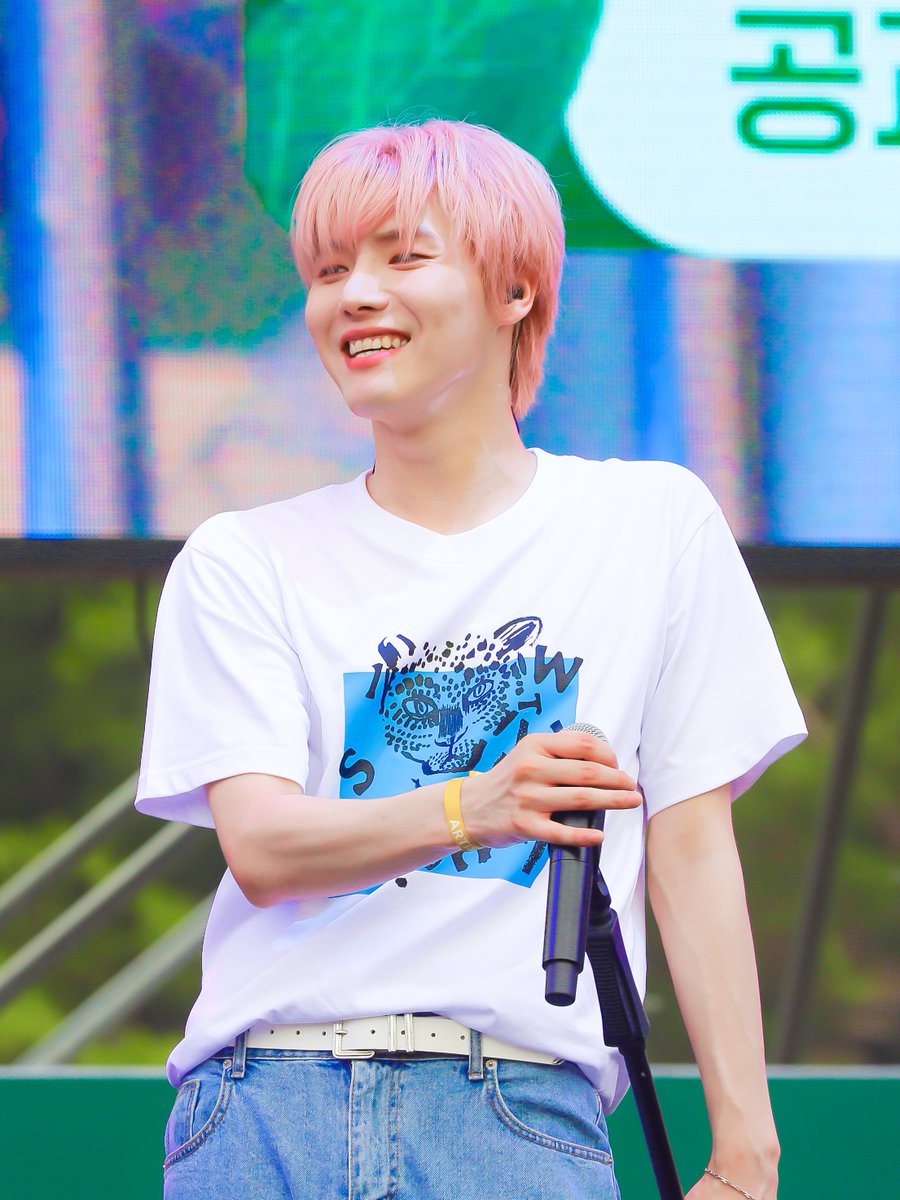 💕HAPPY BIRTHDAY YONGHOON💕

1년에 단 하루밖에 없는 8월 17일 용훈이의 생일을 너무너무 축하해용🫶❤️❤️
누구보다 행복하게 보낼 용훈이를 응원해💖

#SUMMER_FLOWER_YONGHOON_DAY
#꺙_용훈이_생일이래
#원위 #용훈 #ONEWE #YONGHOON