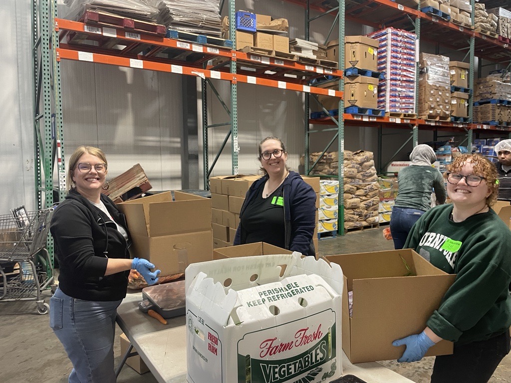 design_stg's tweet photo. Led by the STG Gives committee, we gathered 321 pounds of food for the Central Texas Food Bank, and our Nashville team volunteered with the Second Harvest Food Bank of Middle Tennessee to assemble boxes of fresh produce and nourishing items. #Community #FightingHunger https://t.co/roYZS2fGUM