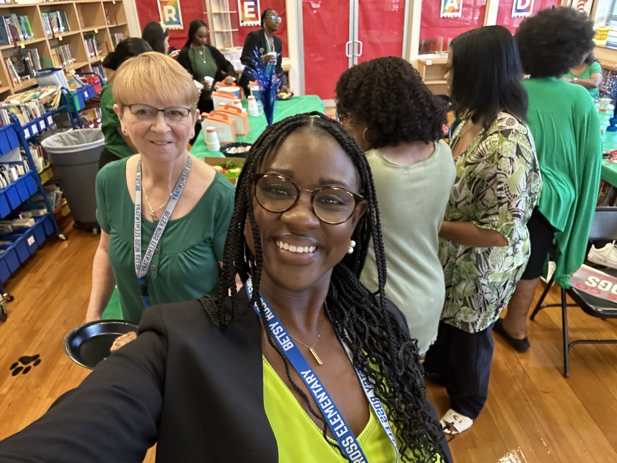 PrincipalReed_'s tweet photo. Even though we arenโt in the building the party is happening at @BetsyRossElem !!!
#ExcellenceinAction
#100year๐
#HISDConvocation https://t.co/Tl5EAT7LoA