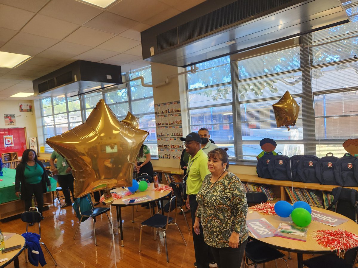 BetsyRossElem's tweet photo. We are ready for a great year! This is where excellence resides! #TheRossWay #ExcellenceInAction #WatchUsWork #HISDConvocation https://t.co/rsVtZbWbVL