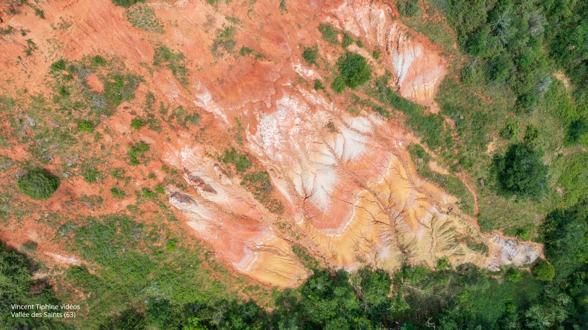 🍷✨ Envie d'une escapade insolite ? Les mystérieuses formations géologiques de la Vallée des Saints, le majestueux  château de Villeneuve-Lembron, les délices viticoles du domaine Sauvat... On adore ! 

Cliquez ici pour le programme 👇
partir-ici.fr/b/Week-end-en-…
#PartirIci