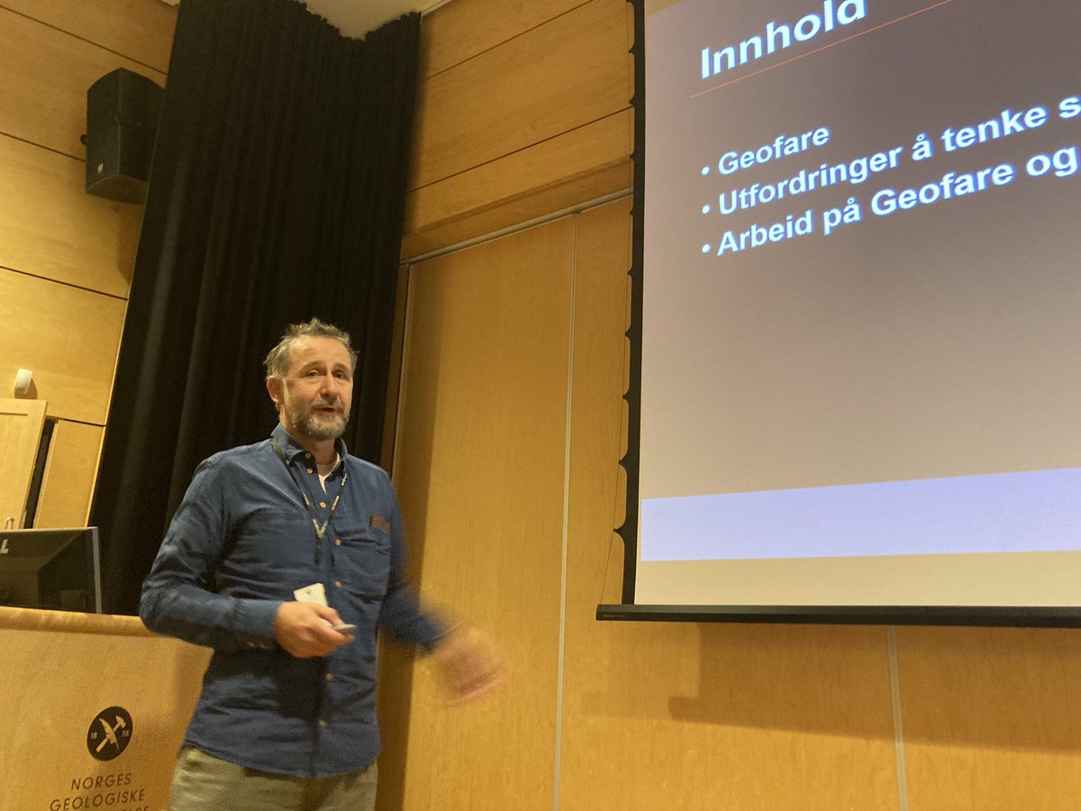 UrbangeoN's tweet photo. Takk til alle #studenter ved #Realstart @NTNUNaturalSci som deltok på fagdag @NGUgeology i går 🤩. Gratulere med godt studievalg 👏. Takk til Reginald Hermanns, Martin Buran, @anebki, Roelant van der Lelij og Annina Margreth for foredrag. ❤️ #geologi https://t.co/gHMoD9vqde
