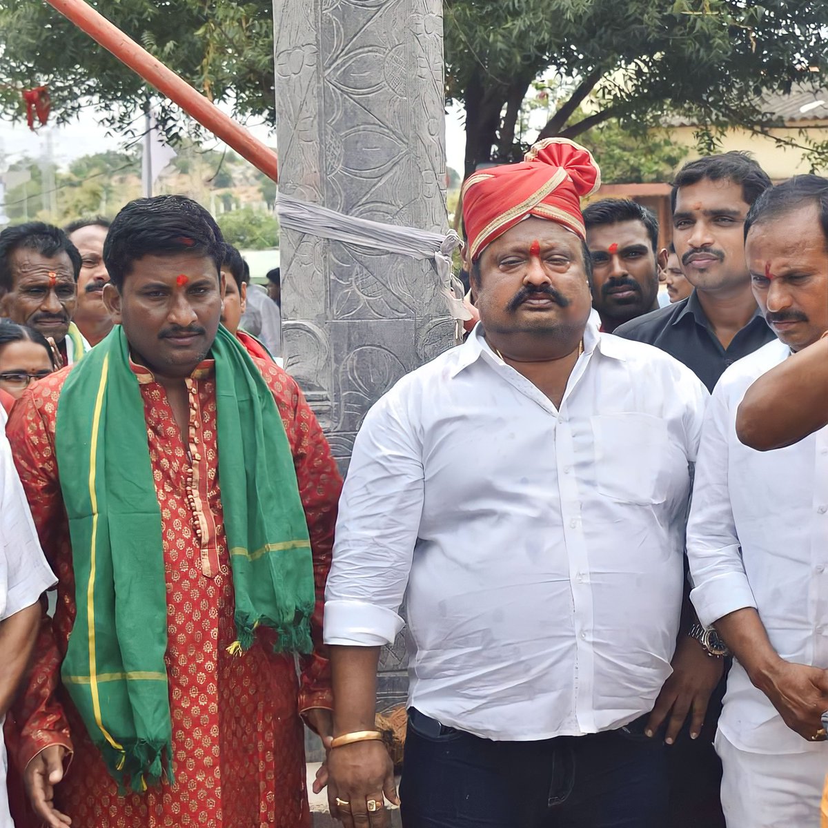 BThirupatiNayak's tweet photo. చింతకుంట గ్రామంలోని శాంతినగర్ లో సేవా ఘడ్ గుట్టపై శ్రీ సంతు సేవాలాల్ మహారాజ్ మేరమ్మ ఆలయం వద్ద ప్రతి సంవత్సరం నిర్వహించే బంజారా తీజ్ (బతుకమ్మ) ఉత్సవాల్లో భాగంగా నిర్వహిస్తున్న తీజ్ ఉత్సవాలకు ముఖ్య  అతిథులుగా బీసీ సంక్షేమ మరియు పౌరసరఫరాల శాఖ మాత్యులు గంగుల కమలాకర్ గారు @GangulaBRS https://t.co/MX9xFDrhNK