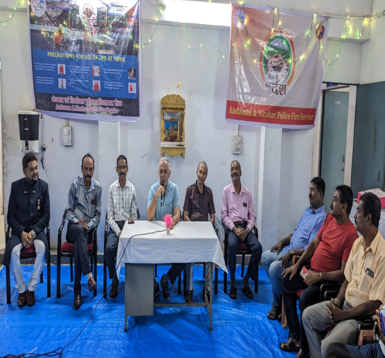 FireService_ANP's tweet photo. Veeron Ka Vandan 
#AzadiKaAmritMohotsav

Felicitation Ceremony for Retired Fire Service Personnel held at #FSGaracharma on the eve of Independence Day23.

Retd.IFB - Sh R.P.Yadav, Sh T.Suresh &amp; Sh Dilip Karmakar
Retd. SI - Sh M.L.Paul &amp; Sh A.K.Dakuya https://t.co/w40EmiZ506