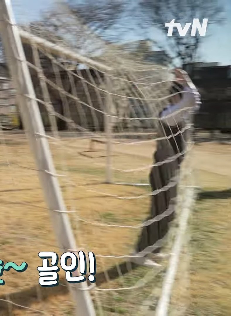 I can't keep waiting for the new eps of my lovely liar 
Monday come faster please 😭😭😭