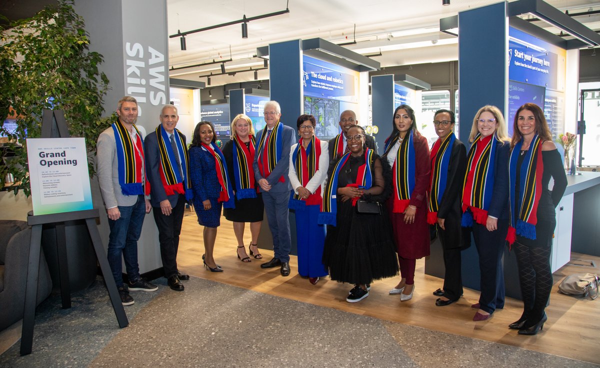 Hello from Cape Town! 🇿🇦 

<a href="/awscloud/">Amazon Web Services</a> just opened its first international AWS Skills Center in South Africa. Anyone in the local community will now be able to explore how cloud computing technology is powering everything from weather predictions to smart homes. ⬇️