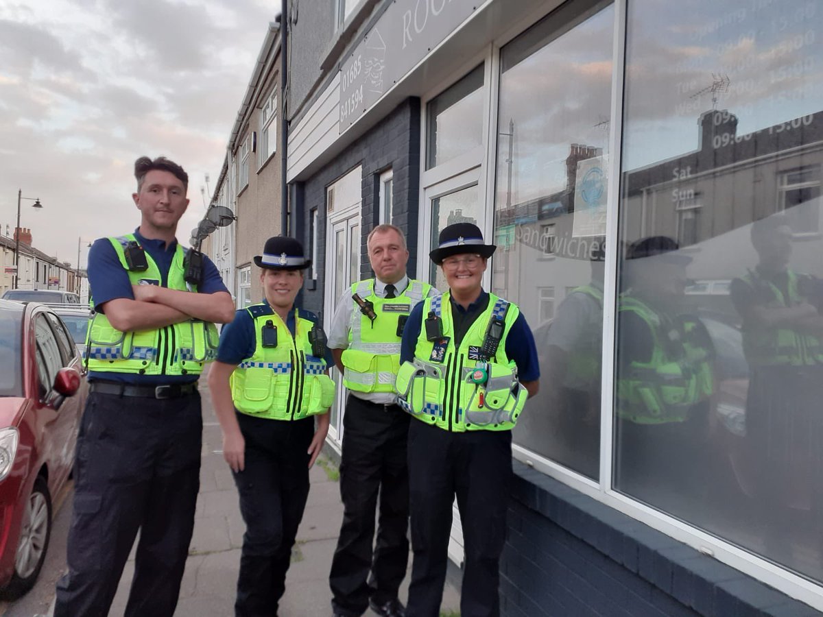 Community Safety Wardens have been working with @GPCaerphilly carrying out foot patrols of the Rhymney area #SaferCaerphilly #CommunityEngagement