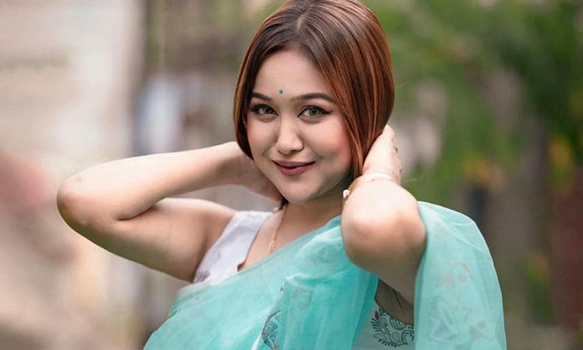 বিনোদন অভিনেত্রী চমককে নিষিদ্ধের দাবি পরিচালকদের