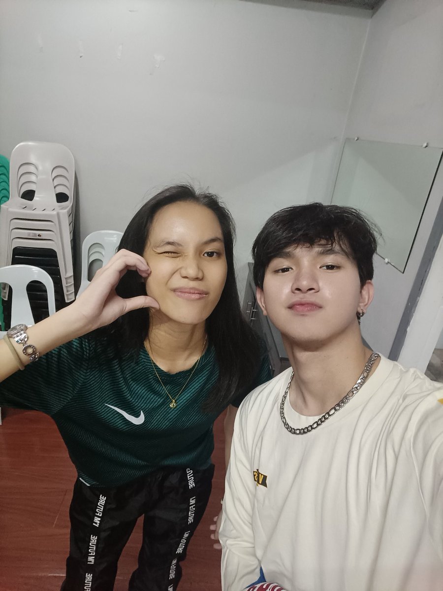 nyxruru's tweet image. Dance Class with poging main dancer hey heyyy 🤩

14TH PUFFSLOVE WITH GILLY
@Eclipse_Gilly 
#ACESelcaDay 
#EclipseGILLY