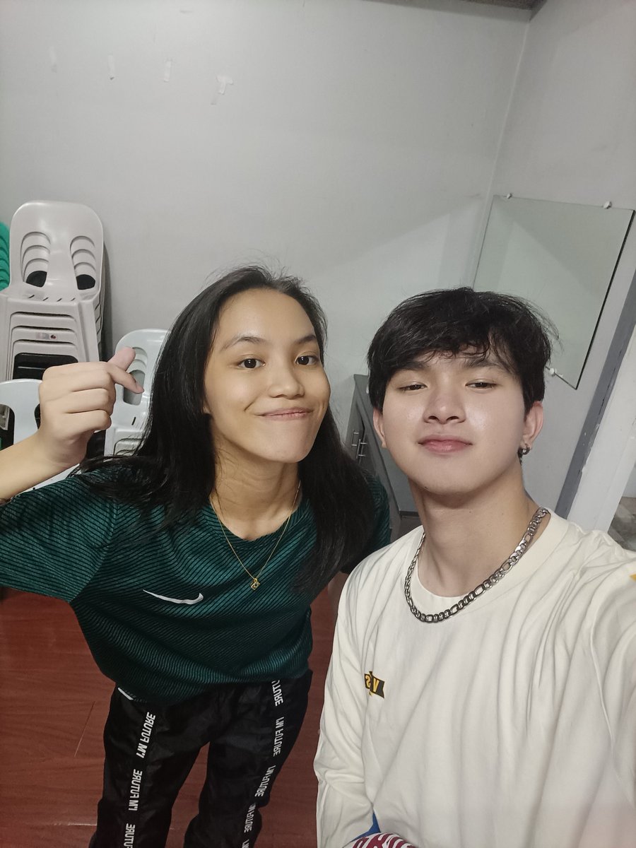 nyxruru's tweet image. Dance Class with poging main dancer hey heyyy 🤩

14TH PUFFSLOVE WITH GILLY
@Eclipse_Gilly 
#ACESelcaDay 
#EclipseGILLY