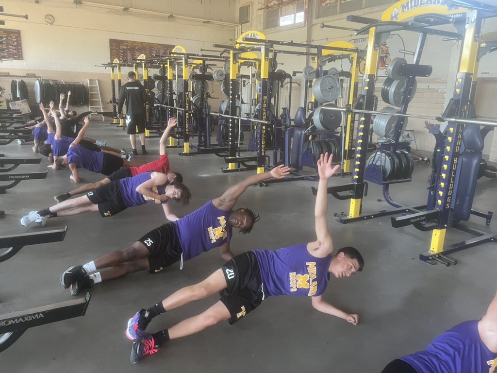 DawgHoops1's tweet image. Weights and morning shooting.. #bethechange #bulldogway