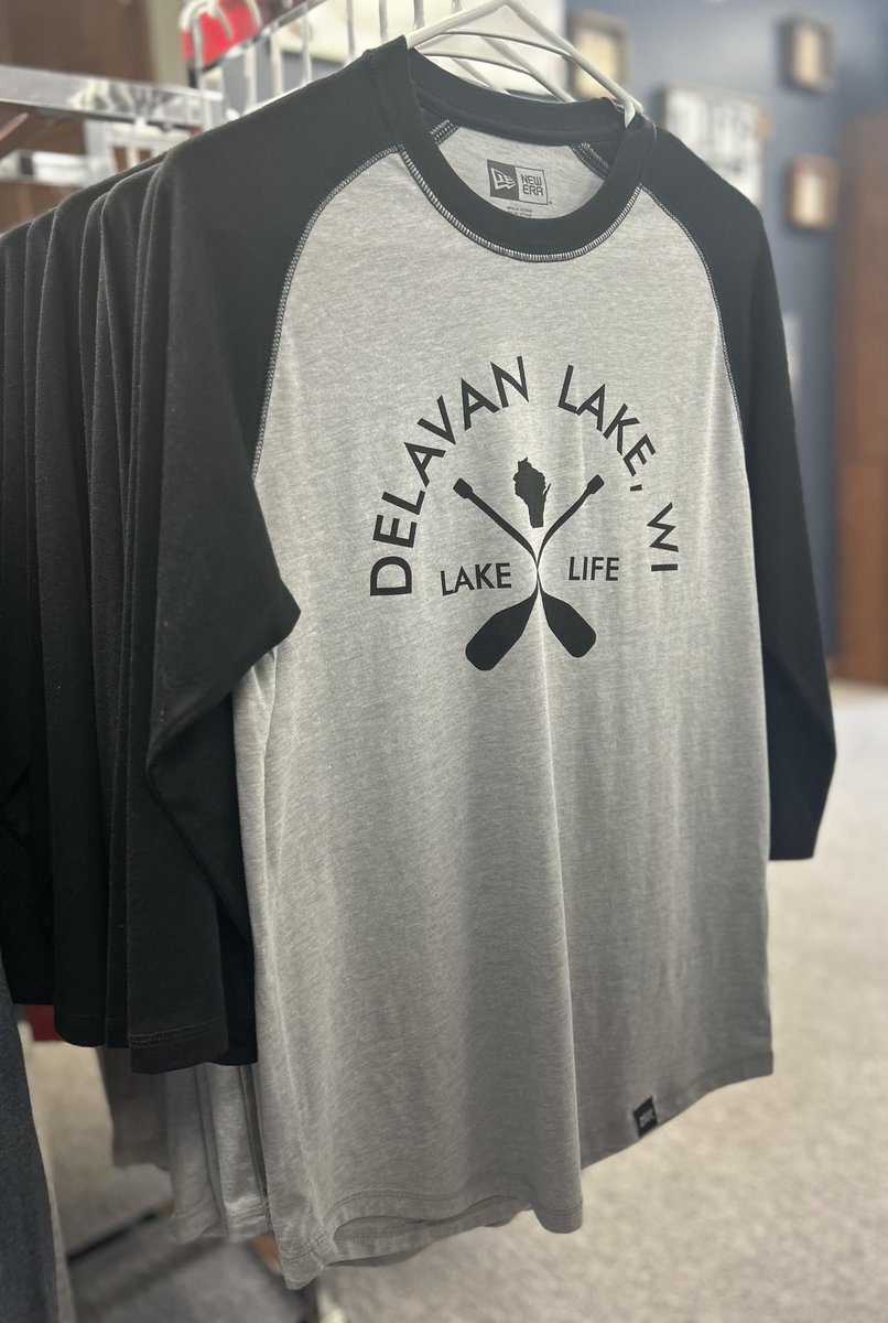 AtDelavanLake's tweet photo. Relax in style with our Delavan Lake baseball t-shirts! #delavanlakestore #dls #delavanlaketshirts #delavanlake #delavanwi #delavanlakestoreandlounge #delavanitems https://t.co/xGFPGelMOh