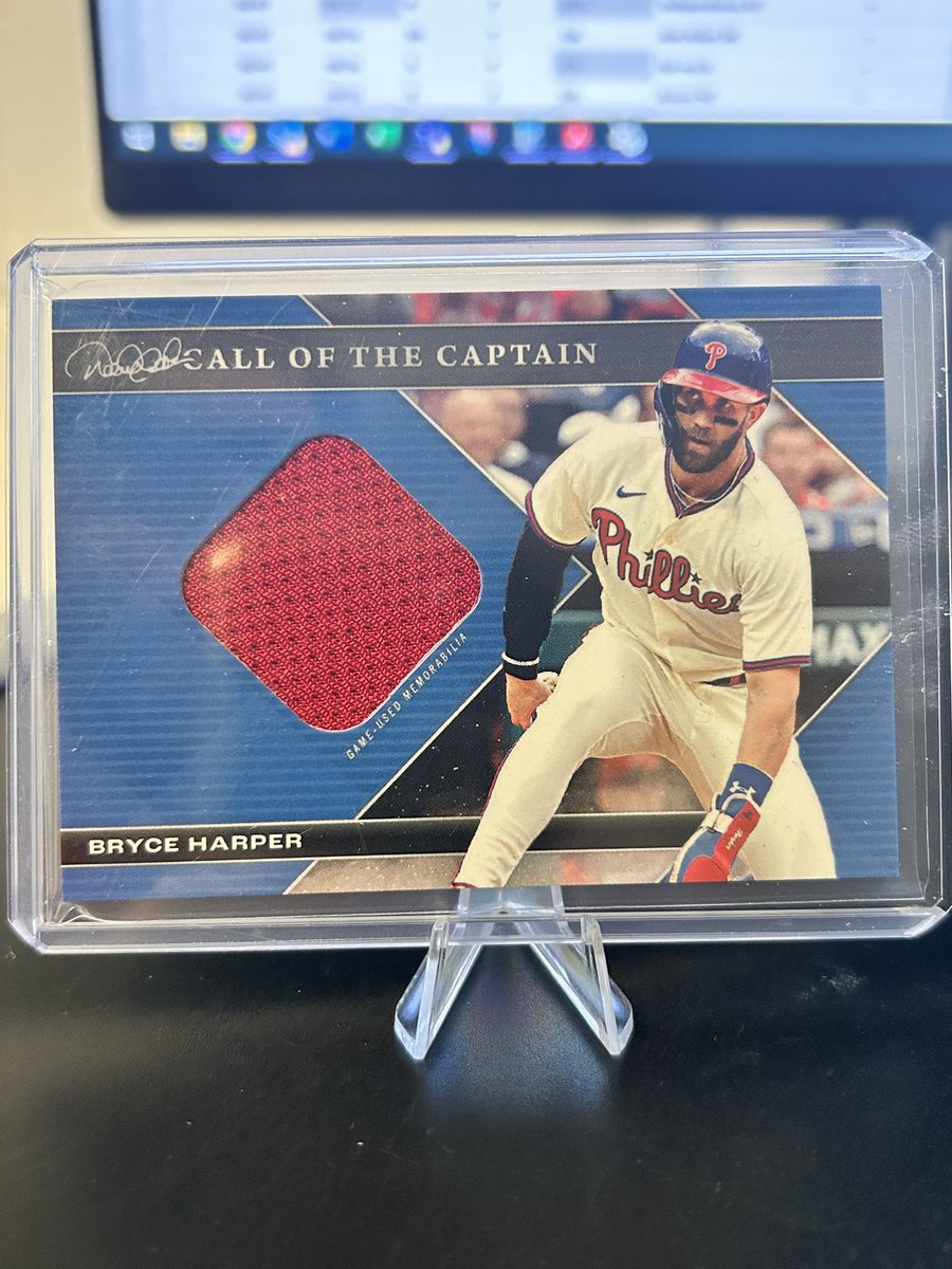 BrettW_2011's tweet photo. @cardboardbst Topps Chrome refractor - $25  
Bowman Chrome ‘11 - $25  
Call of the Captain relic /25 - $40 https://t.co/p4r1nsCyue
