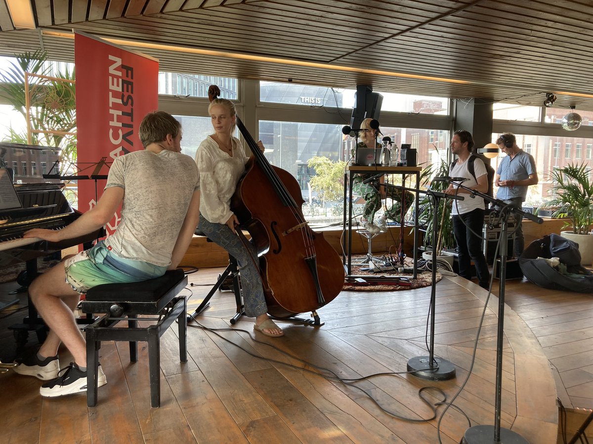 Soundcheck! Zo om 17u weer live Earbites van het <a href="/grchtnfstvl/">Grachtenfestival</a>, kom langs in de Tolhuistuin of luister op <a href="/NPOKlassiek/">NPO Klassiek</a> met @Beitske de Jong