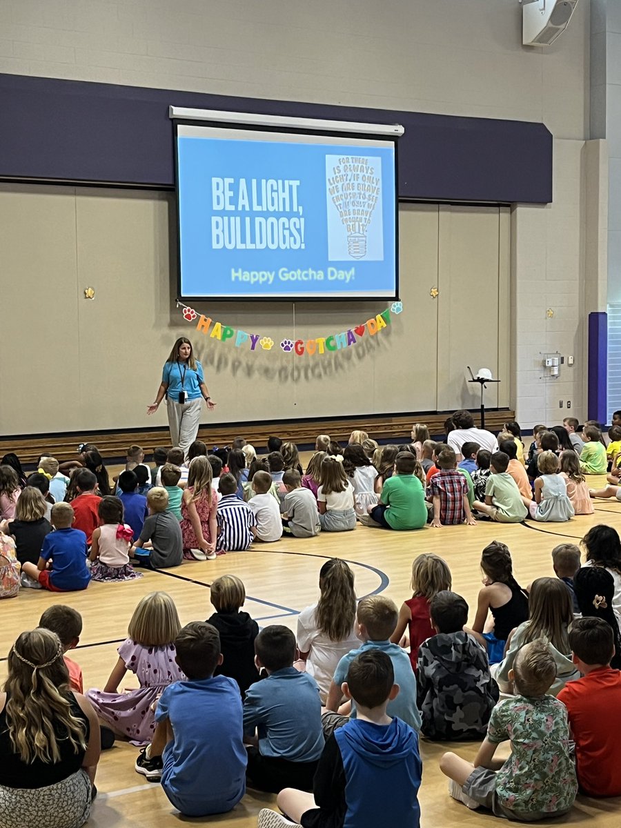 The bulldogs are BACK in the building!! 🐾 #usd232 #BEBulldogs