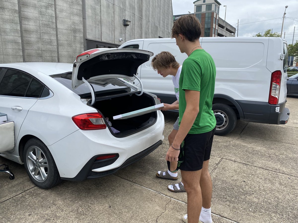 😁 𝐖𝐞𝐥𝐜𝐨𝐦𝐢𝐧𝐠 𝐎𝐮𝐫 𝐍𝐞𝐰 𝐅𝐞𝐥𝐥𝐨𝐰 𝐒𝐭𝐮𝐝𝐞𝐧𝐭𝐬! 

The team greeted and helped move in incoming freshman the last two days on campus!

#BringOnTheHerd // #WeAreMarshall