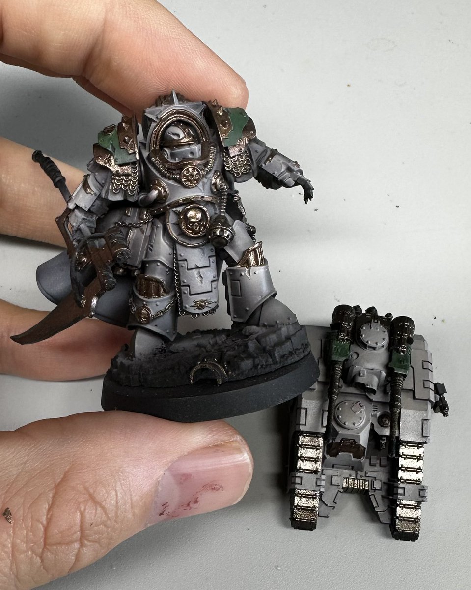 lillegendstudio's tweet image. I wonder how well this scheme will scale? 

 #warhammer30k #praetor #primarch #weathering #deathguard #miniart #horusheresy #hardforheresy #paintingminis #paintingwarhammer  #miniaturewargaming #warhammer30k #spacemarines
#deathguard #weathering #akinteractive #oilstreaking