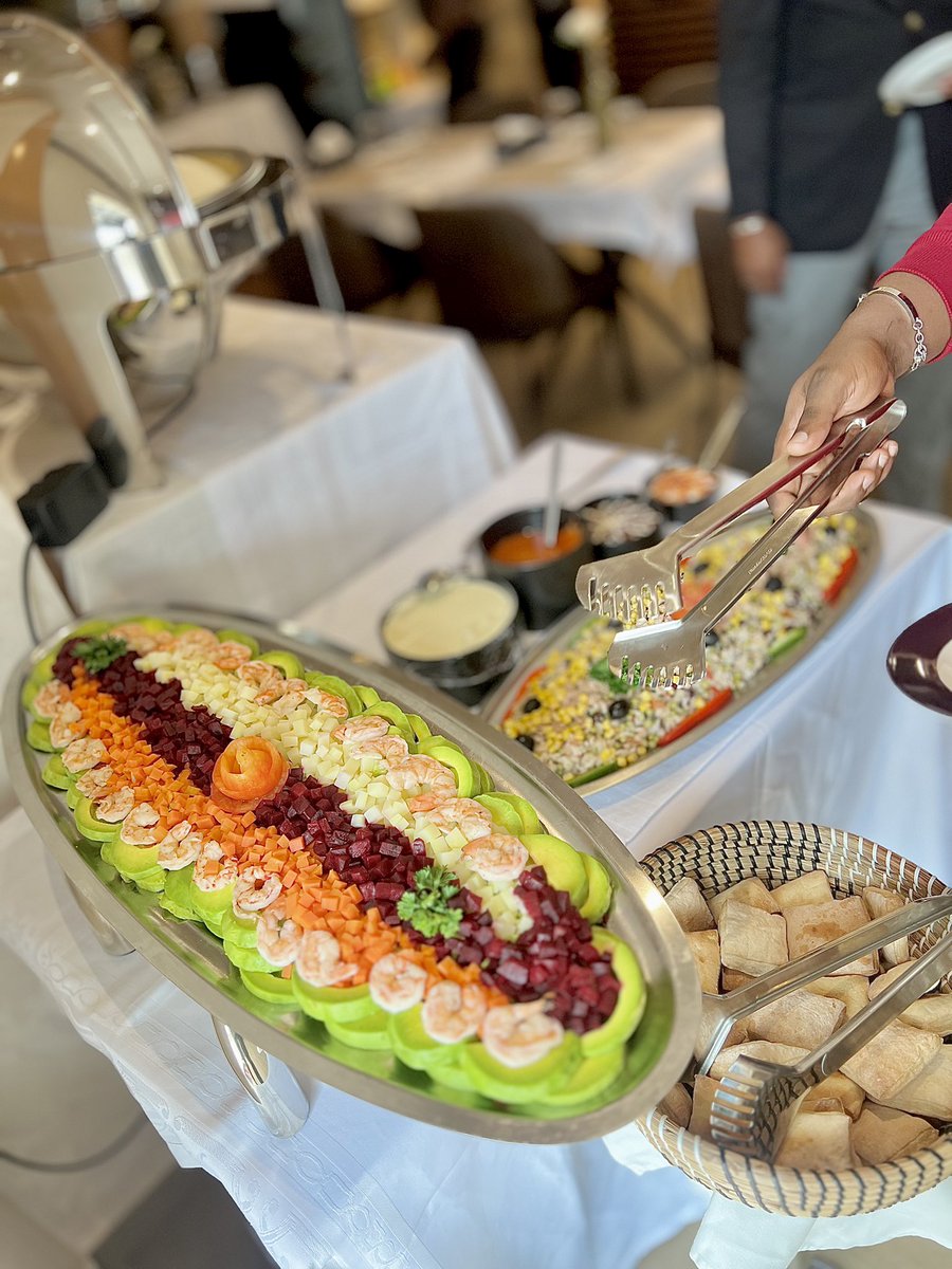 CafeChic_cky's tweet photo. Le buffet d’aujourd’hui, à l’instant même 
𝐂𝐀𝐅𝐄́ 𝐂𝐇𝐈𝐂
✅C’est tous les mercredis et vendredis à partir de 12h 
#INFO :  📞+224 610 058 459 
@Kaloum, Cité Chemin de Fer Conakry - Guinée https://t.co/B5AVcoY2rv
