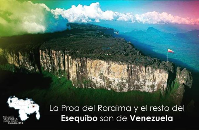 AntroCanal's tweet photo. Los guyaneses afirman que "la proa" del Tepuy Roraima les pertenece.

La Proa del Roraima y el resto del Esequibo son de Venezuela! #MiMapa 

Es momento de izar nuestra Bandera en el Roraima!

Comparte Si nos apoyas #16Ago https://t.co/MUaDqXjF1l