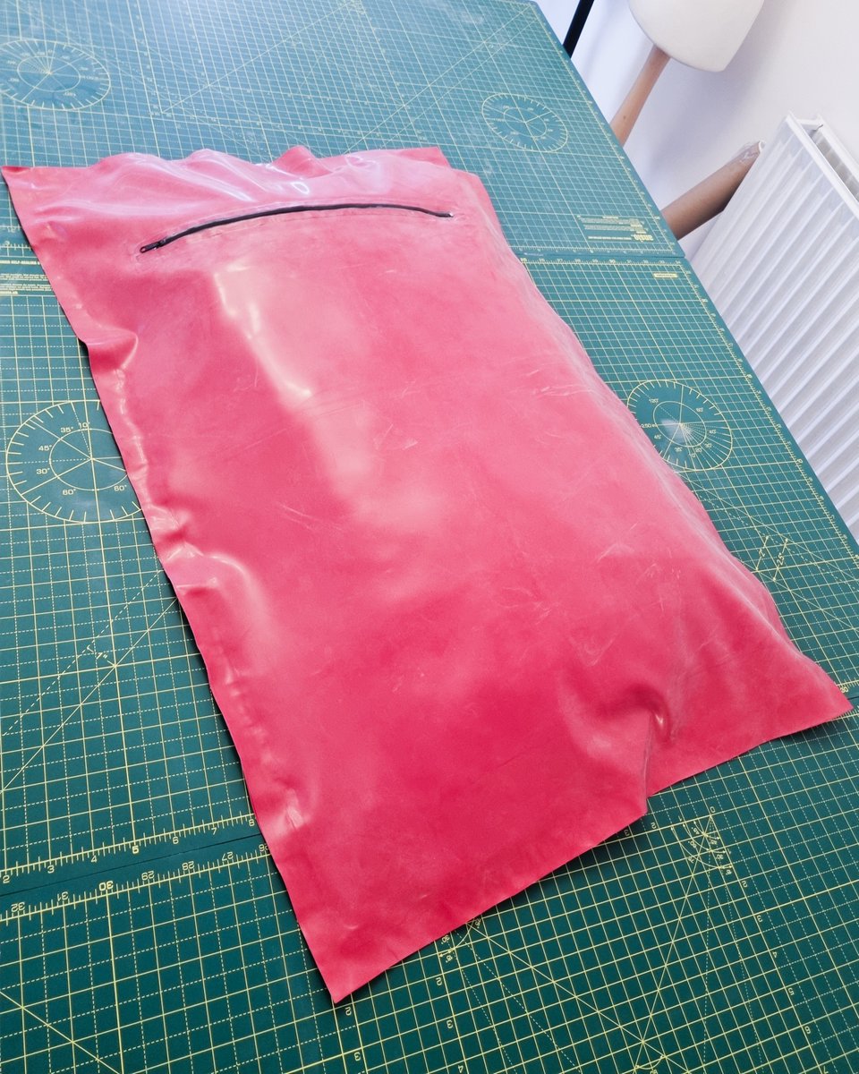 What do you think of this latex pillow? Now on our store, check them out ❤️

#latexpillow #latexpillows #rubberpillows #latexbedding #latexbed #latexbeds #latexshop