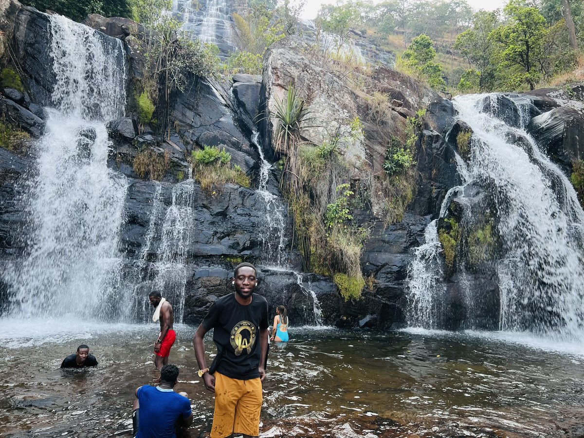 ourworldtkpl's tweet photo. En tant que communicateur, nous avons eu l’honneur de participer à l’organisation d’une sortie dans le parc National de KUNDELUNGU. Cette expérience a été incroyablement enrichissante pour nous. #kundelungu #ourworld https://t.co/CqjfBFkyHW