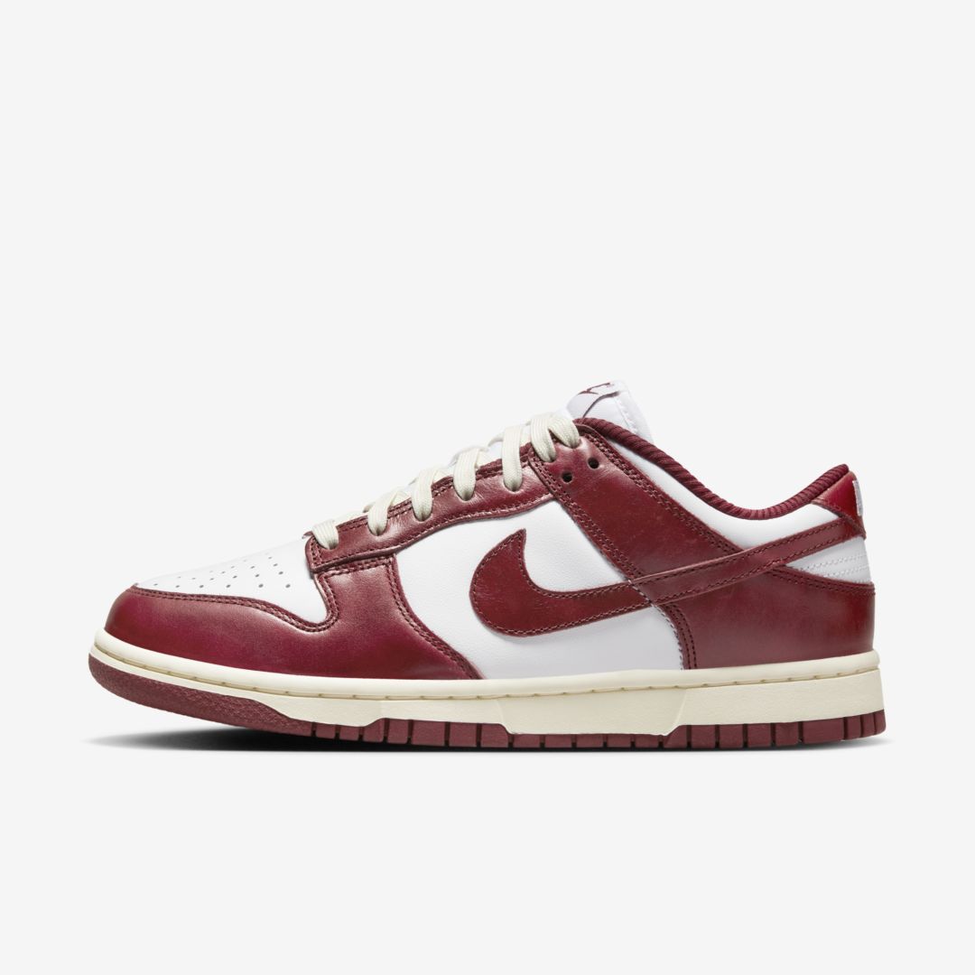 J23app's tweet photo. Women's Nike Dunk Low "Team Red" on DTLR

Link -> https://t.co/PnueqdJB5S https://t.co/fqOE9cSl3R