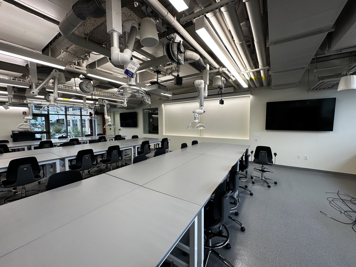 BCHCEngineering's tweet photo. The service building is receiving its finishing touches in preparation for the fall semester! HCE will move in to four wonderful spaces on the first day of classes. We are so excited for our engineers to begin using this space in less than two weeks! https://t.co/6eq3g2xhDw