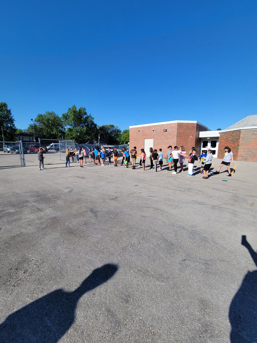 Mrs_Croft_5th's tweet photo. A fun workout Wednesday teambuilder with our 5th graders! https://t.co/7vBIlDvKLn