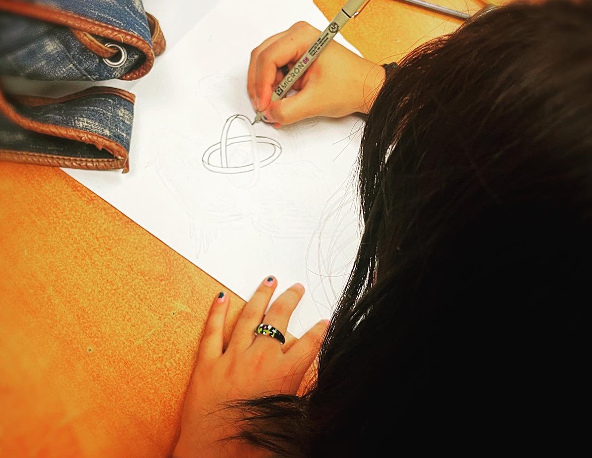 KPHS AP artists starting their sustained investigation for the year. <a href="/HumbleISD_KPHS/">Kingwood Park HS</a>  #HumbleISDartists <a href="/VisualArtHumble/">Humble ISD Visual Arts</a> <a href="/HumbleISD/">Humble ISD</a> #WeAreKPark