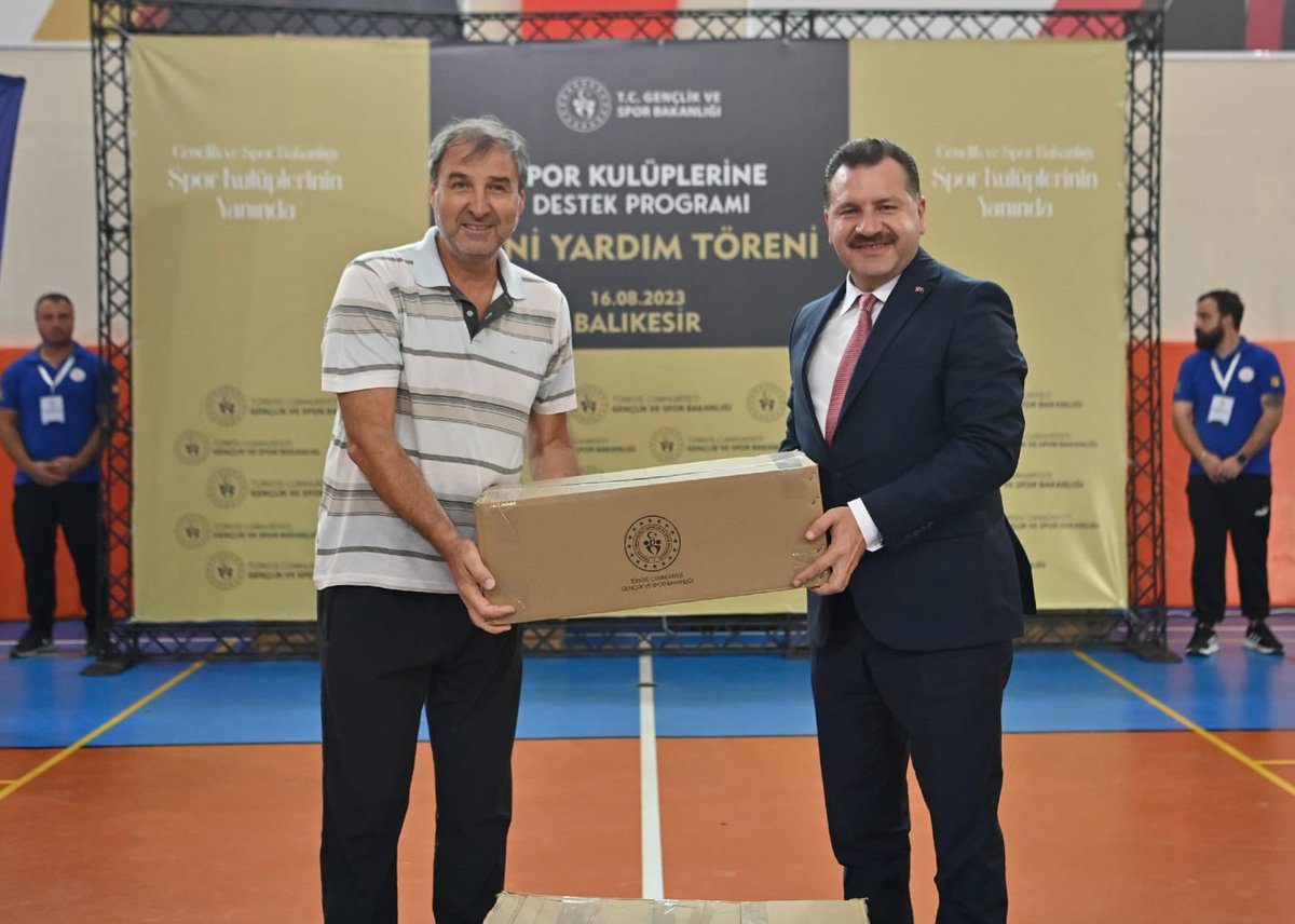 Gençlik ve Spor Bakanlığımız tarafından B.M. 75. Yıl Gençlik Merkezi'nde düzenlenen Spor Kulüplerine Destek Programı'nda Ayni Yardım ve Spor Malzemeleri Dağıtım Töreni'ni gerçekleştirdik. Bakanlığımıza destekleri için teşekkür ediyorum.