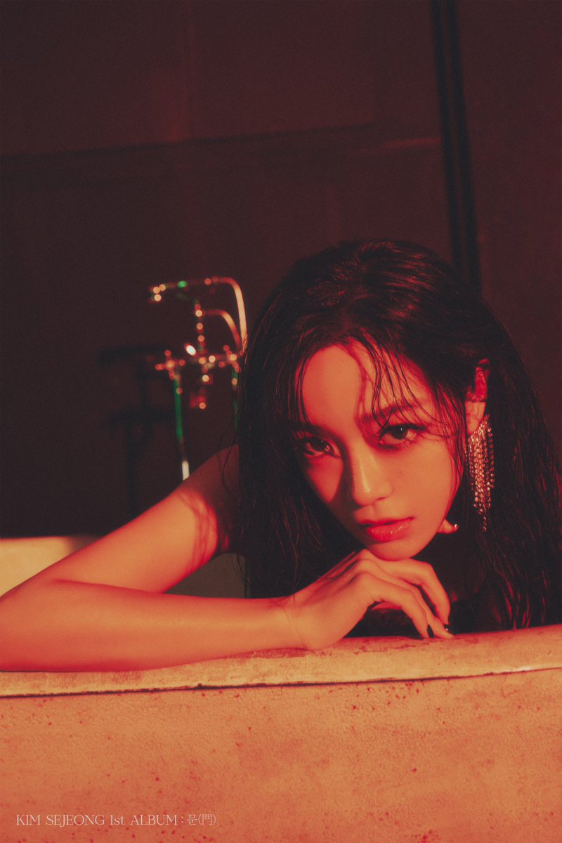 0828_kimsejeong's tweet image. KIM SEJEONG 
1st ALBUM &apos;문(門)&apos; 
 
OFFICIAL PHOTO &apos;LOCK&apos; ver.
 
🎧 2023. 09. 04. 6PM (KST)
 
#김세정 #KIMSEJEONG
#세정 #SEJEONG
#1st_ALBUM_門
#20230904_6PM