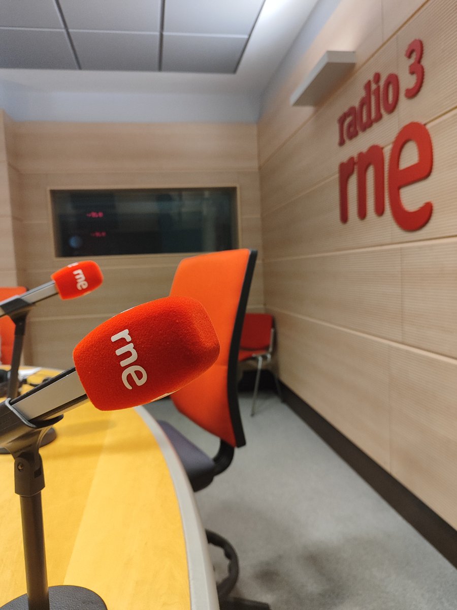 wikimedia_es's tweet photo. #Wikiverso | Todos los jueves a las 00:20 horas en @GD_RNE, con @FlorenClaes, entrevistada por @AsensioDavid.
.
👉 Hoy estaremos hablando sobre el 'Turismo y los pueblos en #Wikipedia', con @mentxuwiki y @olea... ¡No te lo pierdas!
.
#verano #FelizMiercoles #España https://t.co/CTczbovbER