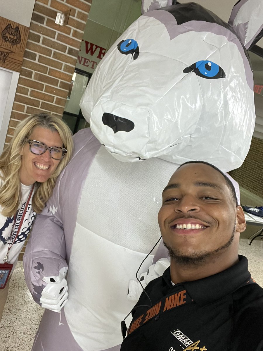 Omaha Northwest High School Library tweet media