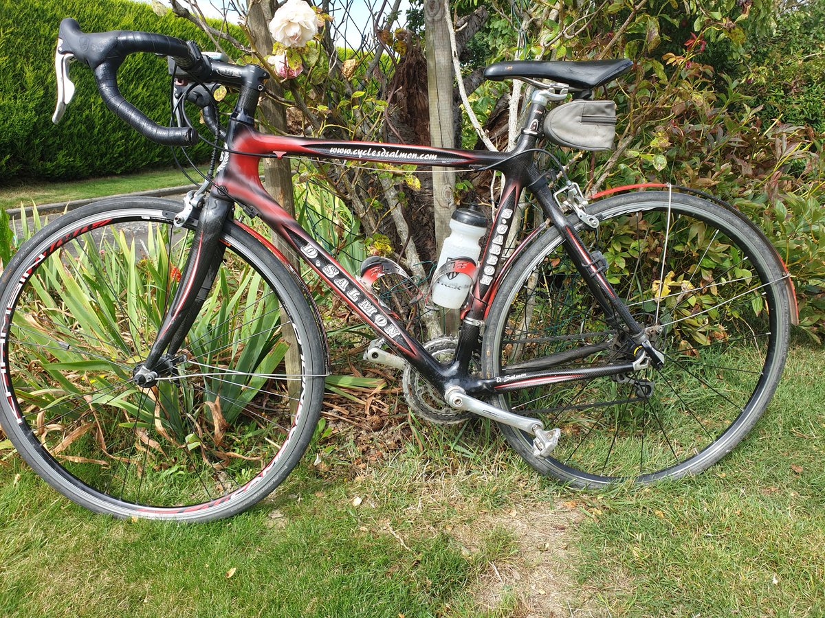 Clement444Yves's tweet photo. Particulier vendsvelo course
Marque SALMON,cadre carbonne
Poids: 11kgs
Triple plateaux
Visible à  22400 Lamballe 
0687766784 https://t.co/BiVqqIdUQe