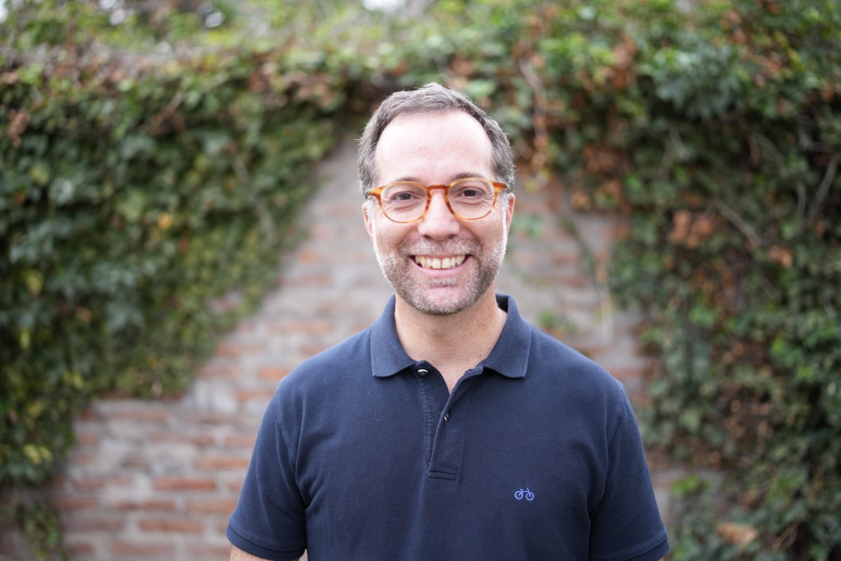 El Superior General de <a href="/JesuitasGlobal/">Jesuitas Global</a>, P. Arturo Sosa SJ, ha nombrado a <a href="/cfonessj/">Cristóbal Fones, SJ</a>, como Vicedirector Internacional de <a href="/popesprayer_es/">Red Mundial de Oración del Papa - Oficina Vaticana</a>. Asumirá esta nueva misión en enero de 2024, en Roma. Damos gracias al Señor por esta noticia y le confiamos su misión🙏 popesprayer.va/es/vicedirecto…