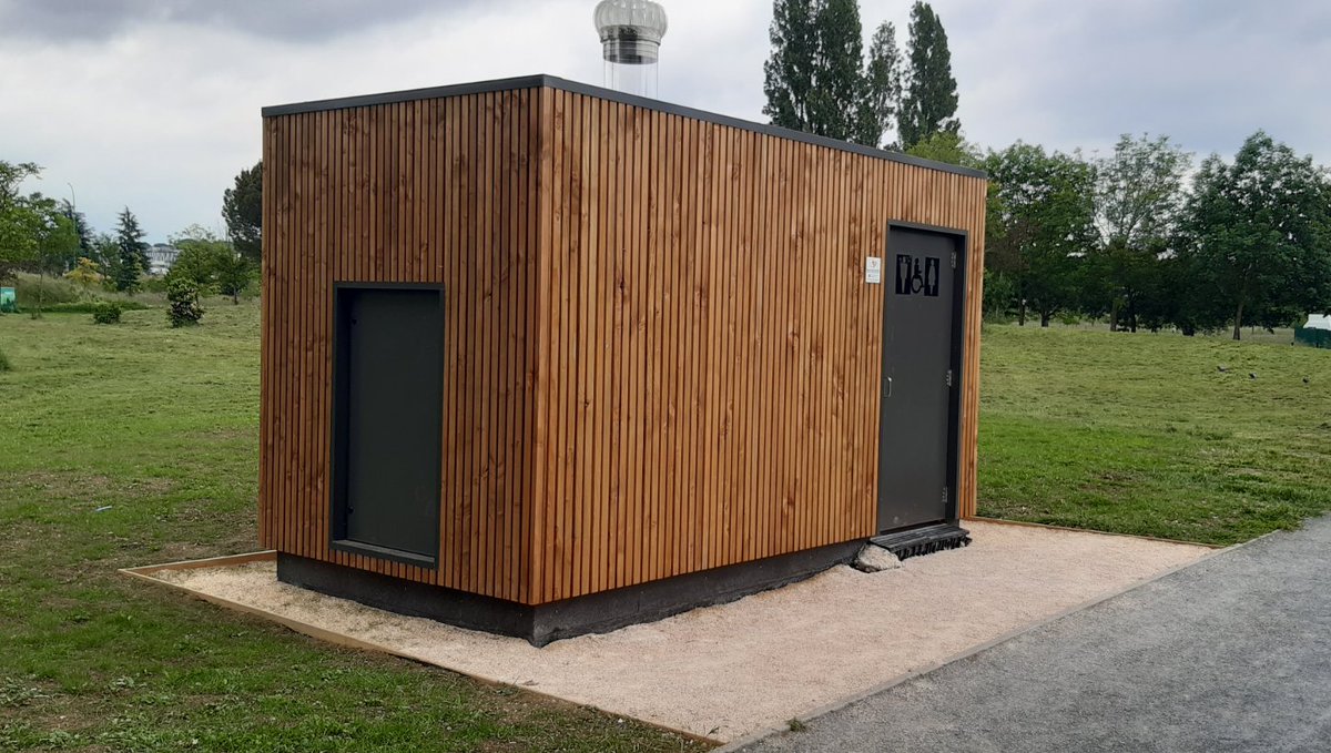 Réalisation 5/83 :
A <a href="/Toulouse/">Toulouse - Mairie et Métropole 🎄</a>  L'idée de Nicole B. de mettre des toilettes aux Argoulets a été réalisée grâce au budget participatif "Mes Idées pour mon Quartier". Nous sommes même allés plus loin avec l'expérimentation de toilettes sèches.
#Toulouse+Facile