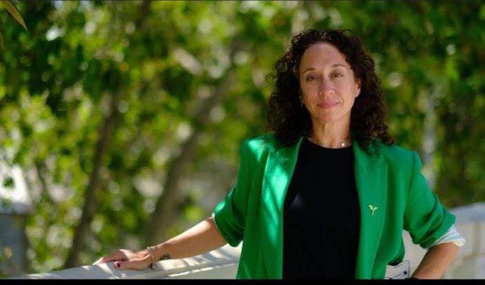 🔴URGENTE🔴
Se destapó la olla en La Moneda:
Varios periodistas de la moneda confirman que Tatiana Klima, jefa de prensa de Boric es quien filtra información a La Tercera, además de darle privilegios.

La Tercera, además, usa estos nexos para publicarlos y ejerce espionaje