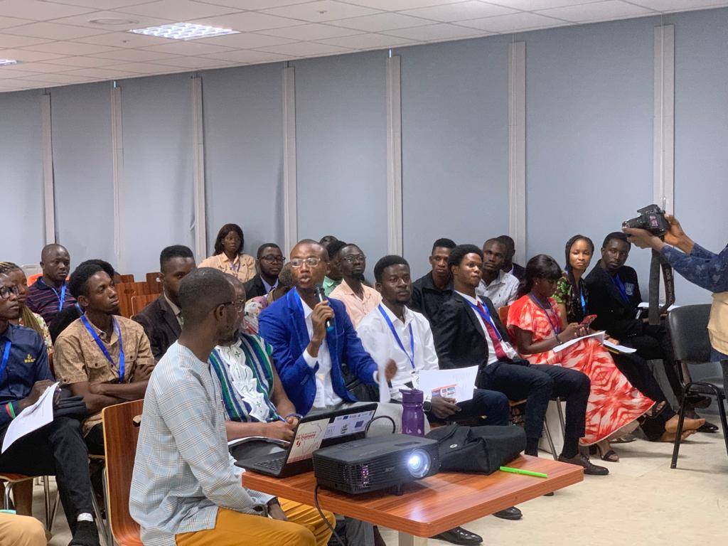 MakAmidu's tweet photo. #internationyouthday2023 I was giving the opportunity to engaged with young people with my organizations @slyinetwork in addressing the issues that is affecting young people across the agriculture sector, and also bringing positive solutions.
@PresidentBio @undpsl #agriculture https://t.co/9zvlZCWDEf
